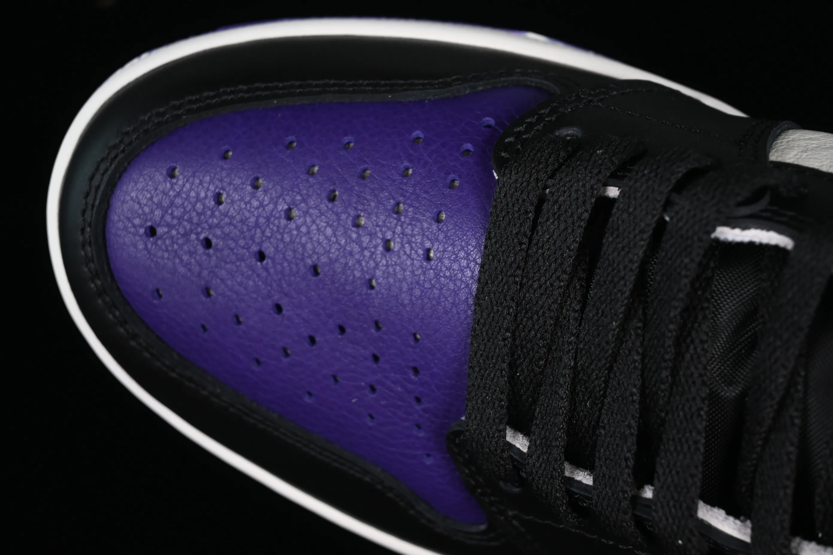 All categories Air Jordan Jordan series basketball shoes Air Jordan 1 High Pure original Air Jordan 1 Court Purple AJ1 Joe 1 black purple toe basketball shoes 555088-501